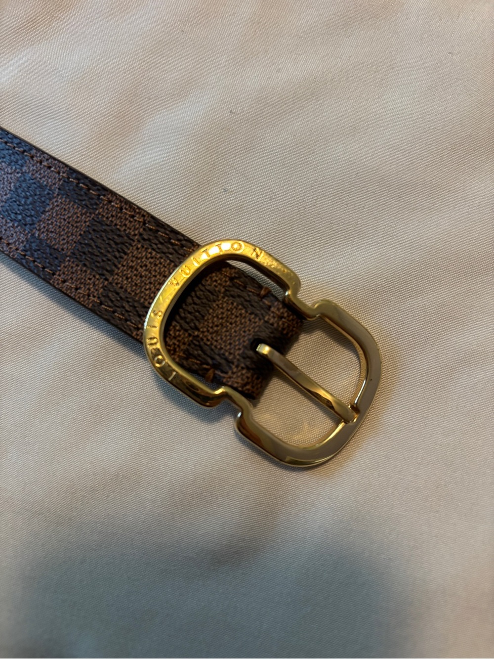 Louis Vuitton Women’s Brown Leather Belt with Gold Buckle - Picture 9 of 12